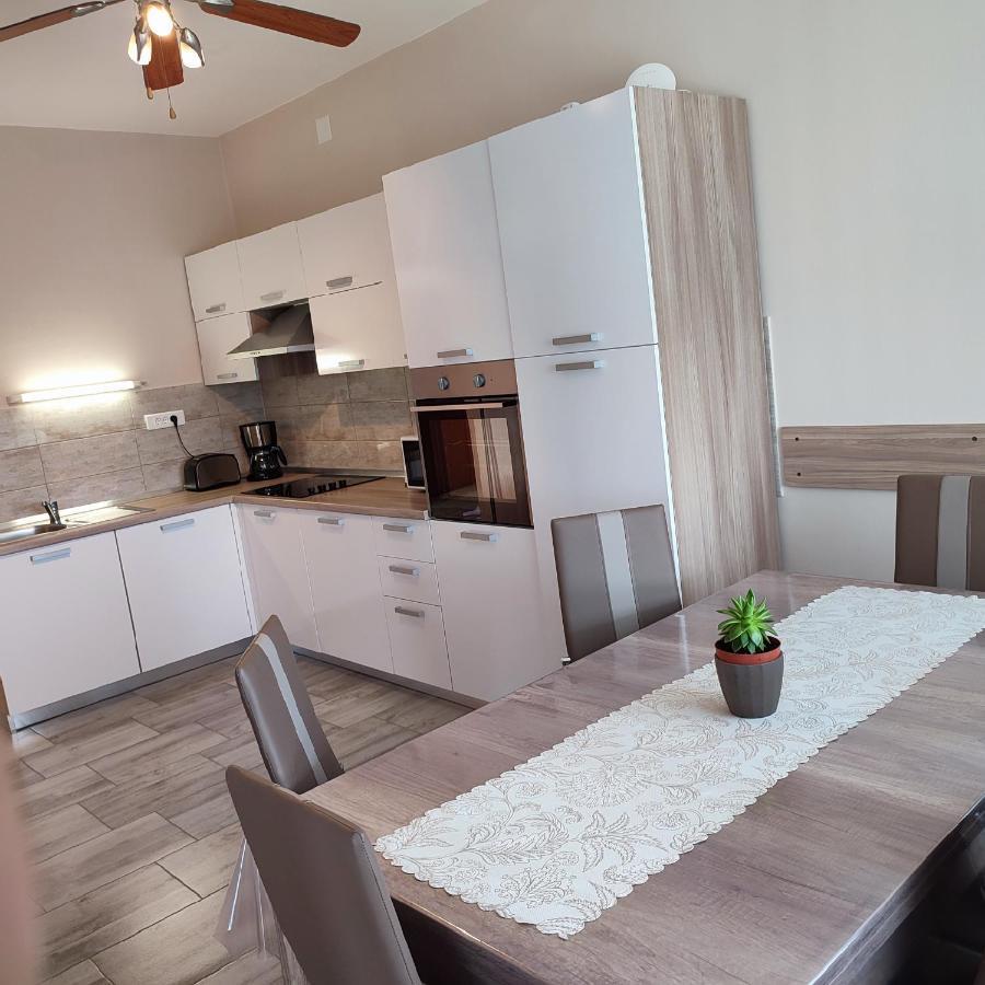 Apartments Desiree & Daniel Dramalj Ngoại thất bức ảnh